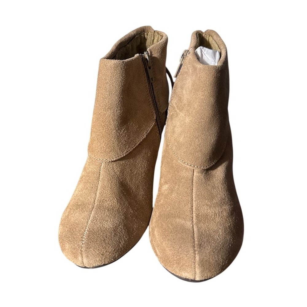Sketchers Women's Tan Heeled Leather Ankle Boots. Size 6.5